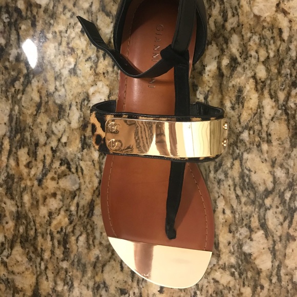 Like new Gianni Bini Sandals - Picture 3 of 3